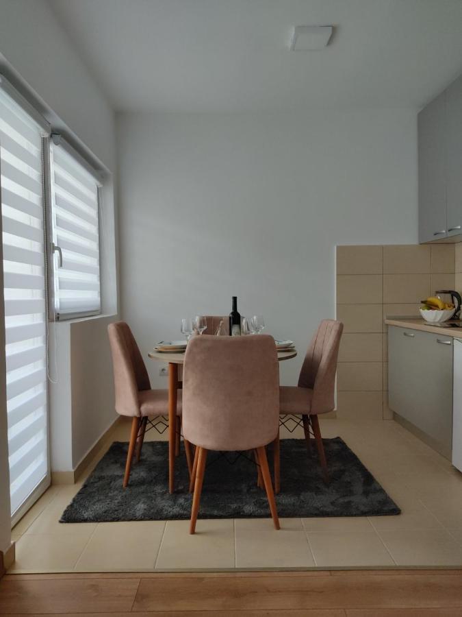 Apartman Andjela 플루지네 외부 사진